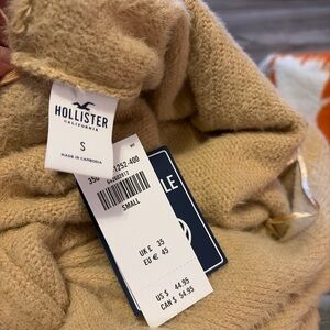 Hollister Reversible Beige Sweater